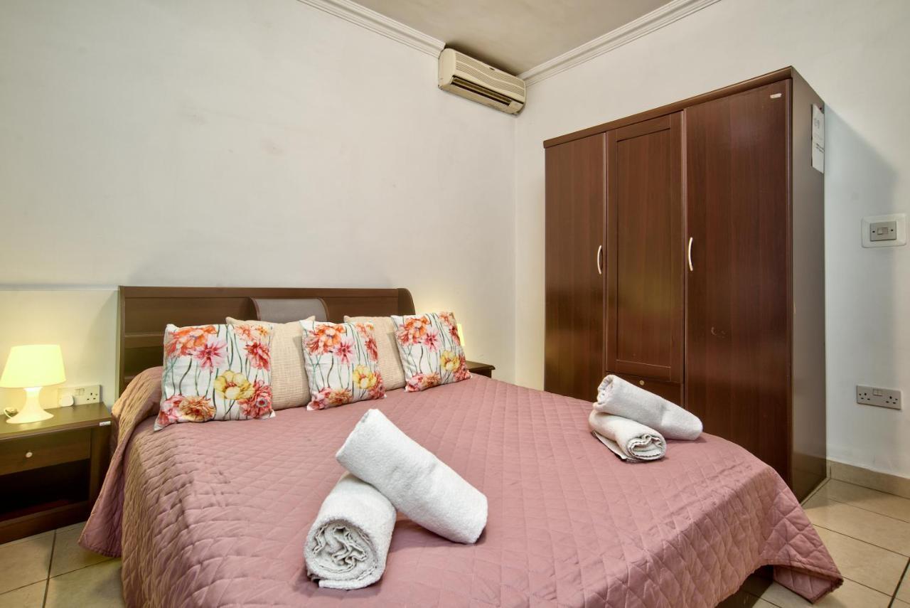 Morina Court - St Julians Seaside Bliss Apartments And Penthouse By Shortletsmalta Saint Julian's Екстериор снимка