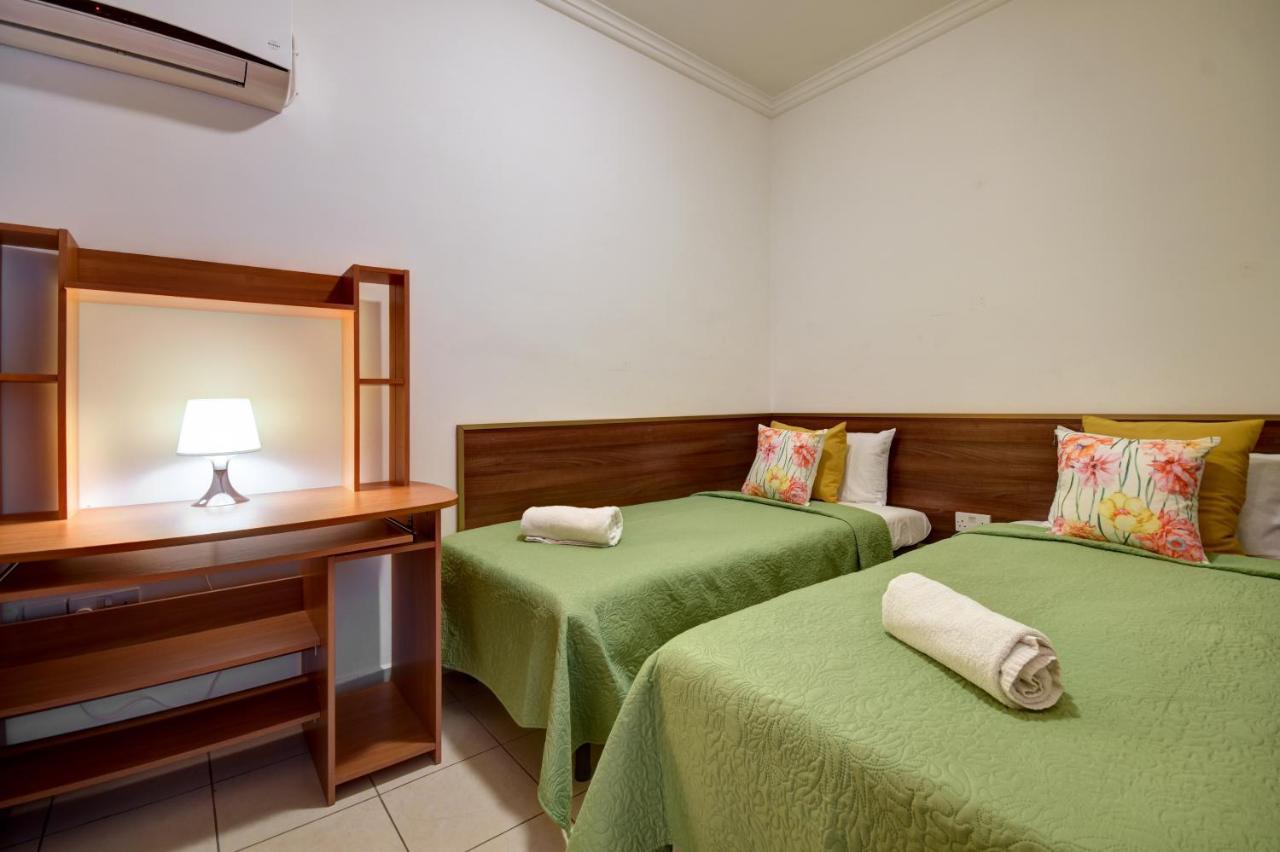 Morina Court - St Julians Seaside Bliss Apartments And Penthouse By Shortletsmalta Saint Julian's Екстериор снимка