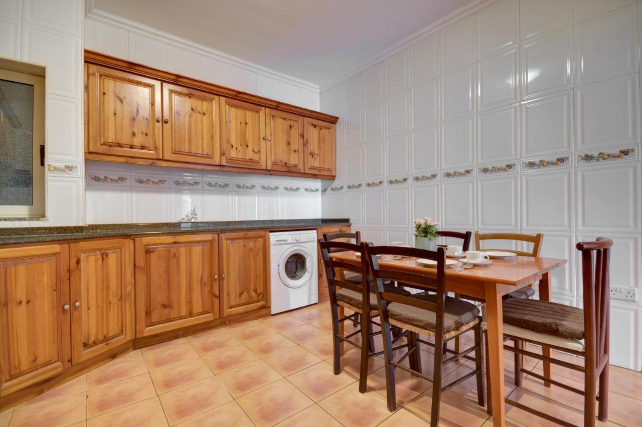 Morina Court - St Julians Seaside Bliss Apartments And Penthouse By Shortletsmalta Saint Julian's Екстериор снимка
